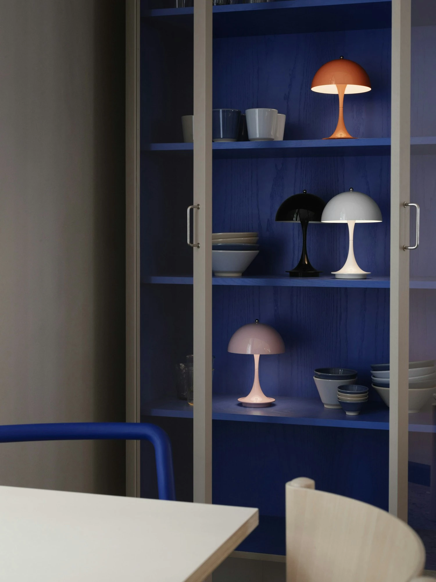 Louis Poulsen Panthella Tischlampe Metall Tragbar, Schwarz – Bild 2