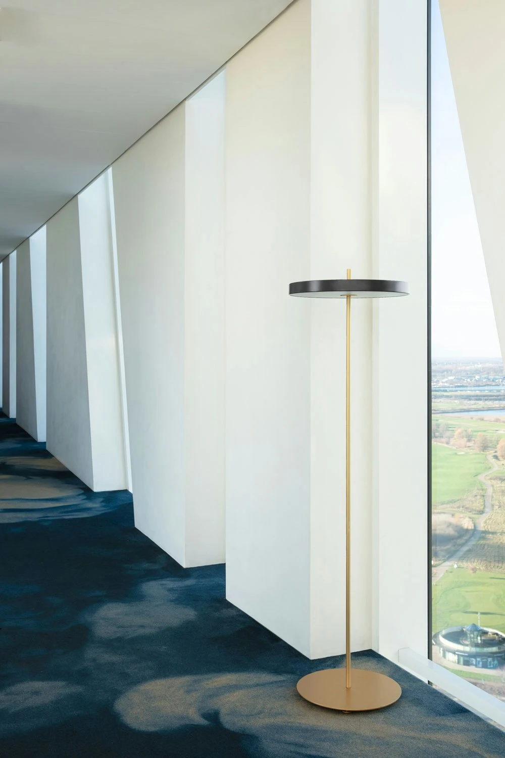 Umage Asteria Stehlampe, Schwarz – Bild 5