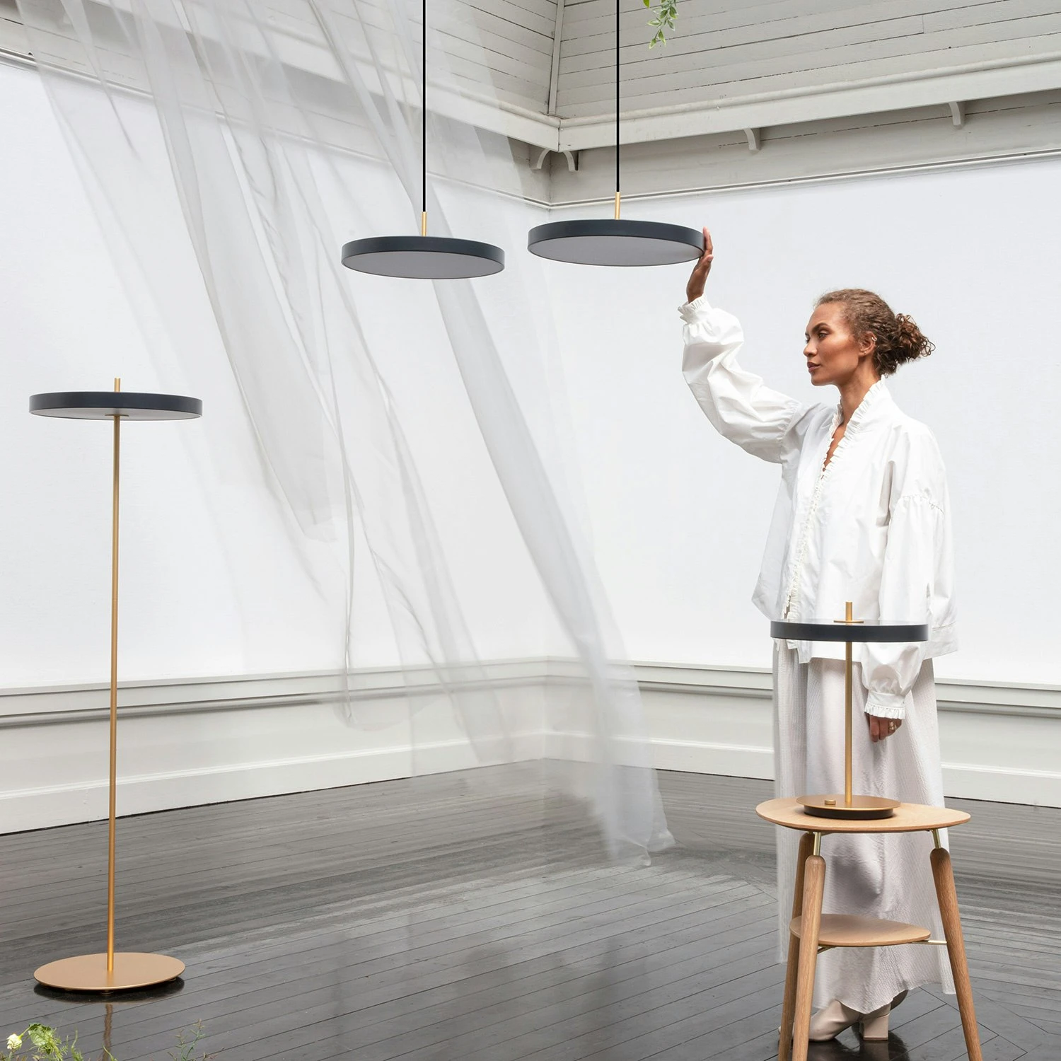 Umage Asteria Stehlampe, Schwarz – Bild 2